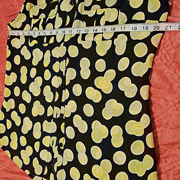 NWOT SOHO Jeans sleeveless button down  navy blue with lemons, pockets Sz L - Picture 7 of 7